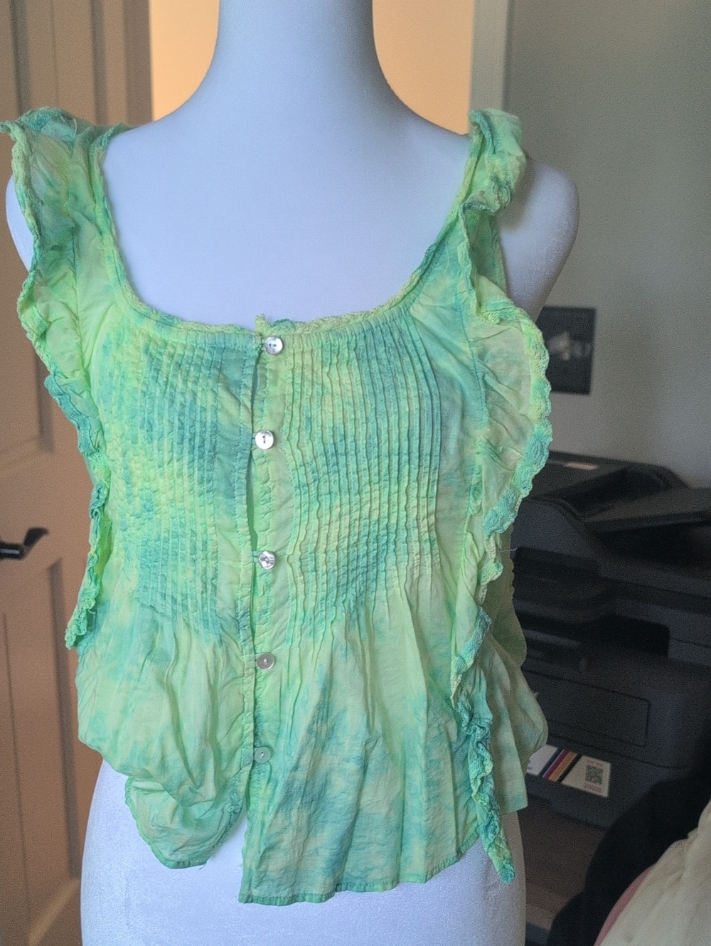 MediumWilfred Green Ruffled Pintuck Button-Front Camisole